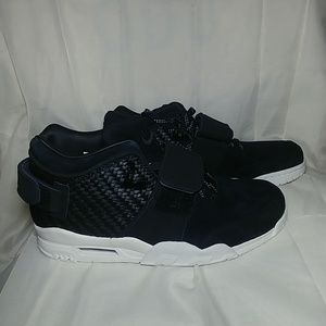 NEW Nike Air Trainer Victor Cruz